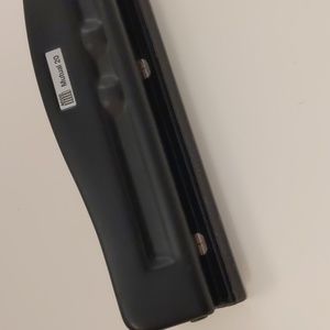 Acco Mutual 20 Three Hole Punch metal plastic base